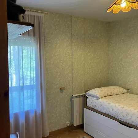 Calzada De Monjas, Apartment *